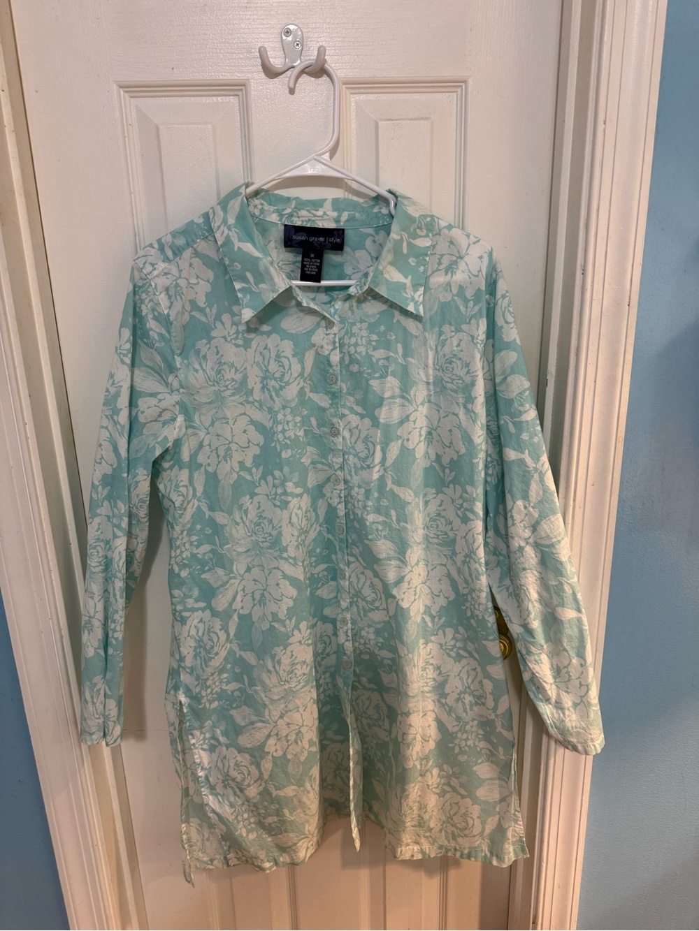 Susan Graver Aqua and White Floral Cotton Top